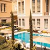 Tresor Le Palais Timisoara, Curio Collection by Hilton